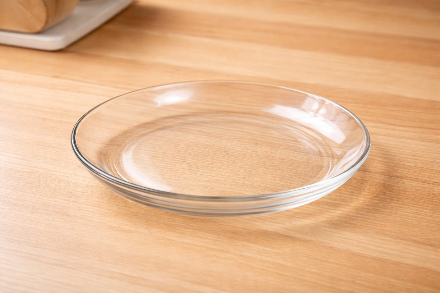 透明なガラスの皿