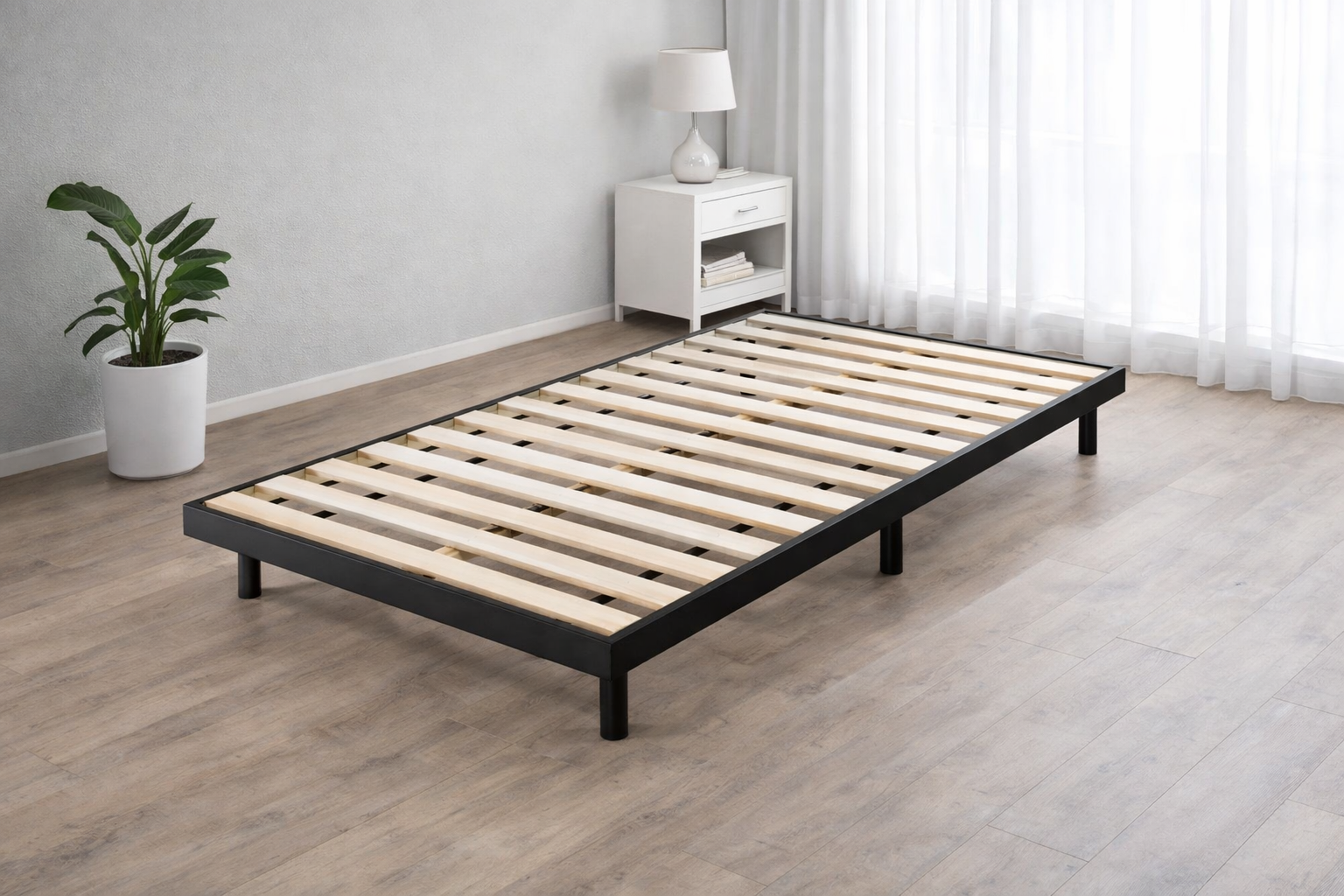 ロースタイルのブラックベッドフレーム｜木製すのこ仕様の横広イメージ